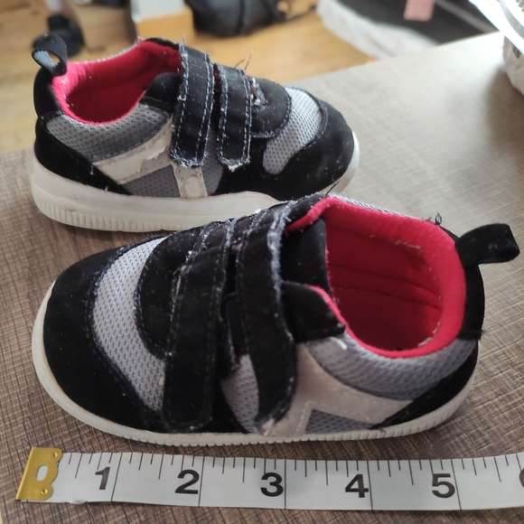 toddlers shoes - Picture 2 of 3
